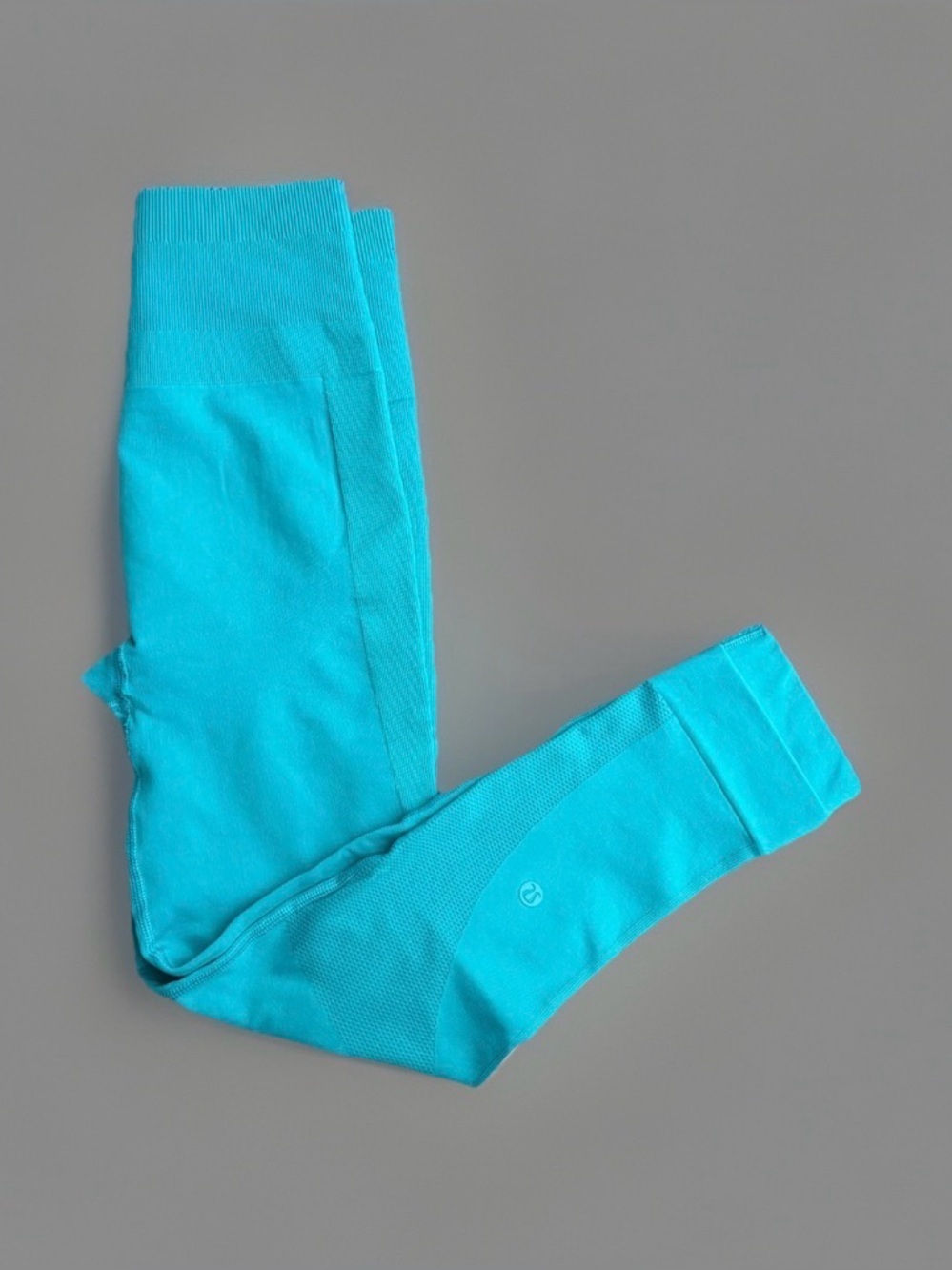 Lululemon Zone In Leggings seamless tight size 6 teal in EUC peacock blue